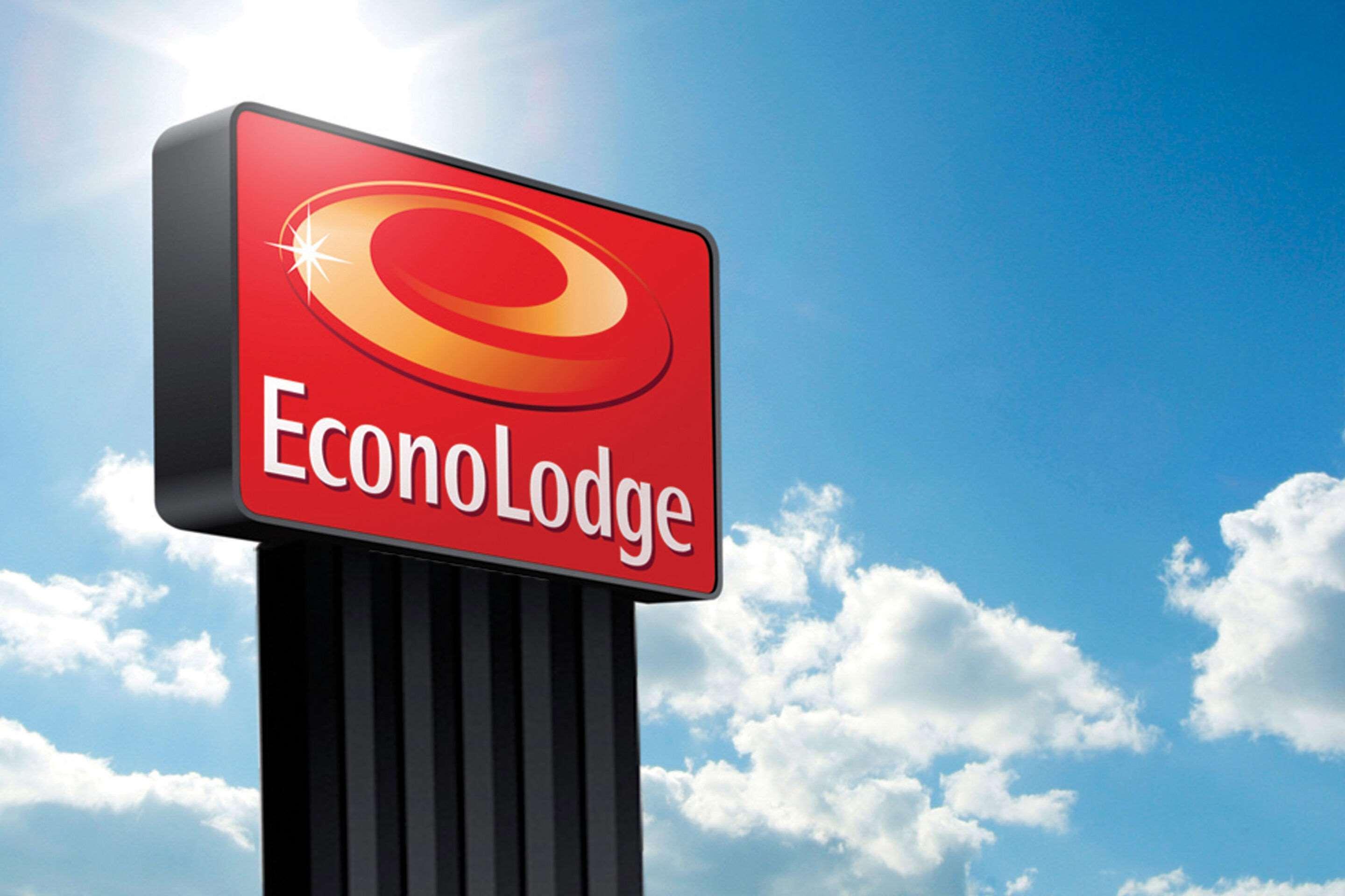 Econo Lodge Forest City Buitenkant foto