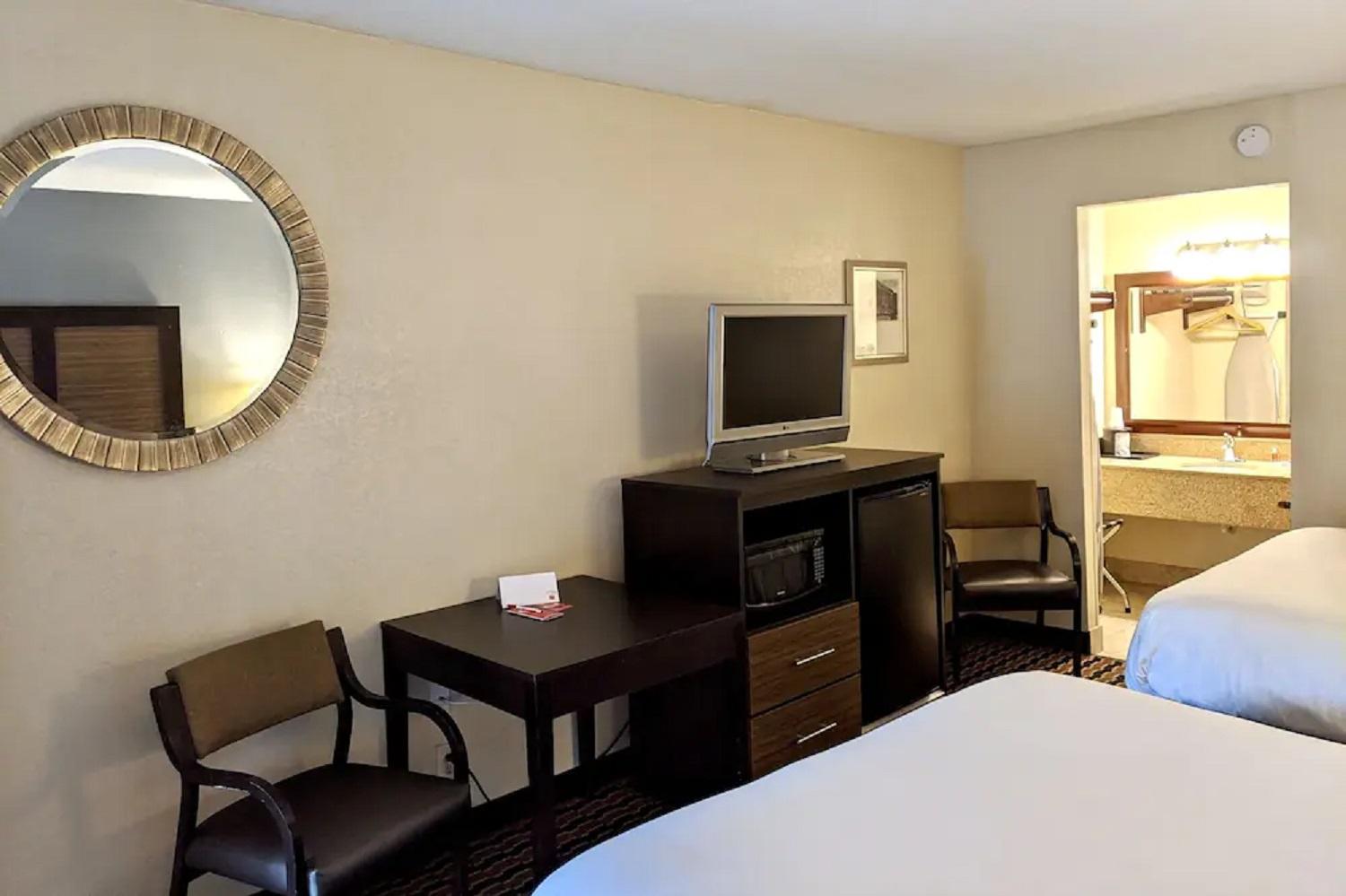 Econo Lodge Forest City Buitenkant foto