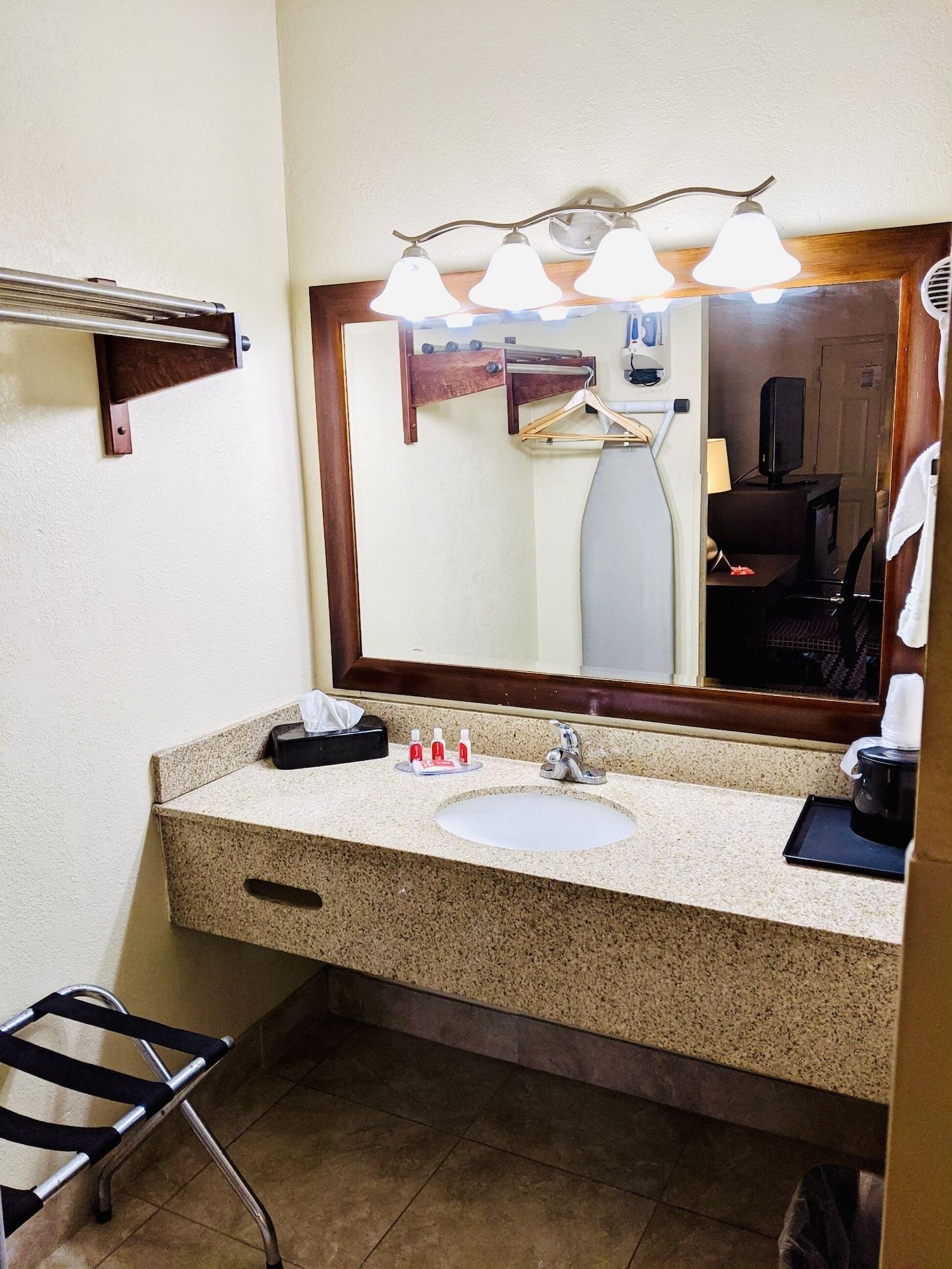 Econo Lodge Forest City Buitenkant foto