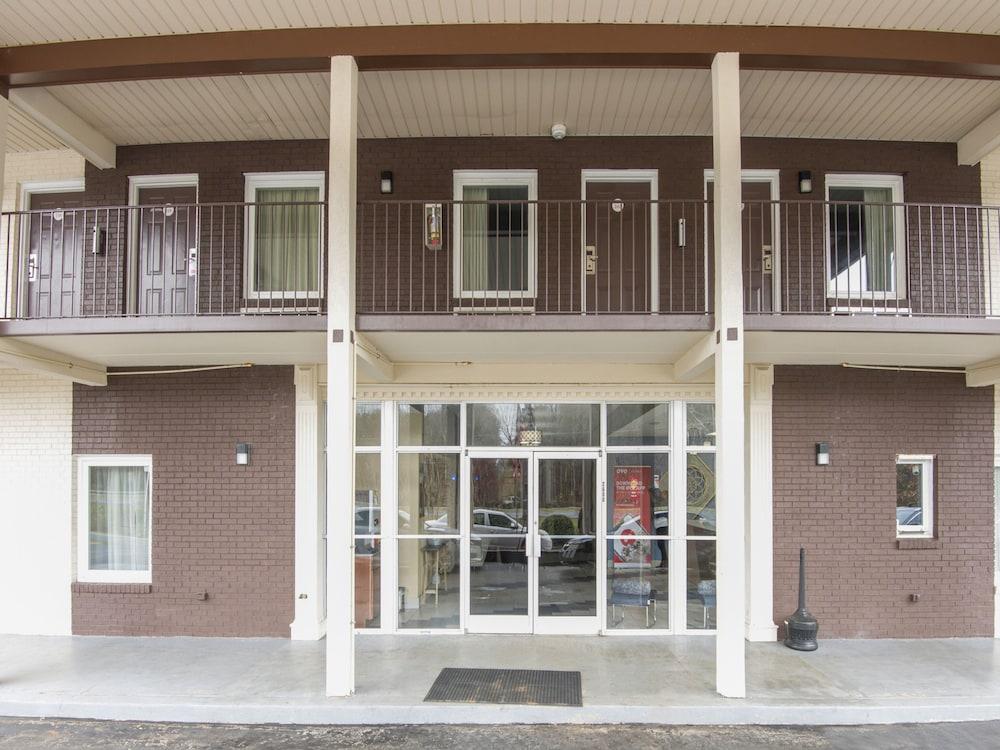 Econo Lodge Forest City Buitenkant foto