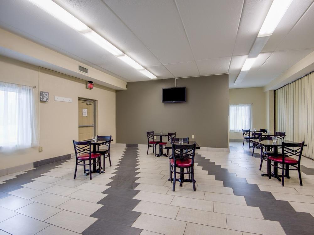 Econo Lodge Forest City Buitenkant foto
