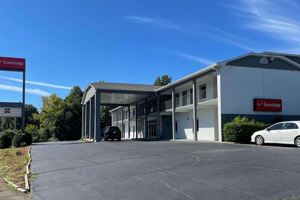 Econo Lodge Forest City Buitenkant foto